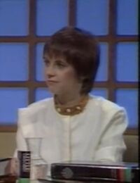 Lesley Burnett.jpg